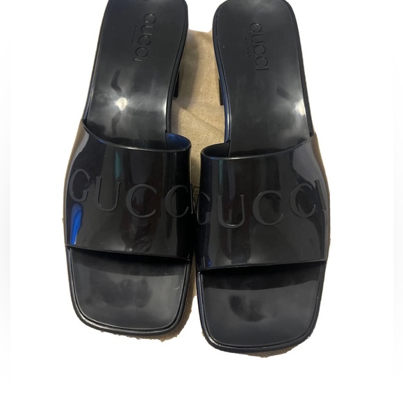 GUCCI Black Rubber Open Toe Platform Slide Sandals - Picture 3 of 4
